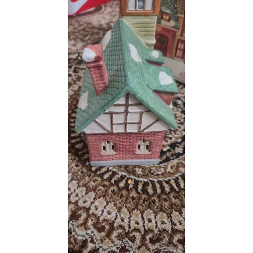 Dickens Fire Station Porcelain Lighted Christmas Village House w/ Box Tested